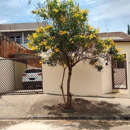 Bela casa com churrasqueira e estacionamento Olímpia Exterior foto